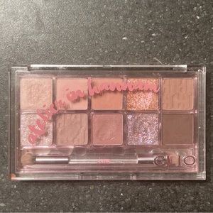Clio Pro Eyeshadow Palette